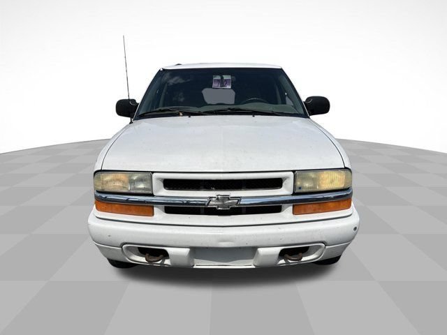 Used 2004 Chevrolet Blazer LS w/ Preferred Equipment Group AWD/4WD image 2