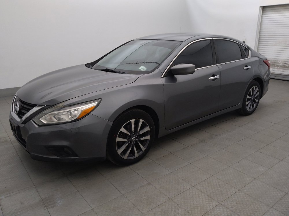 Used 2017 Nissan Altima 2.5 SV FWD image 2