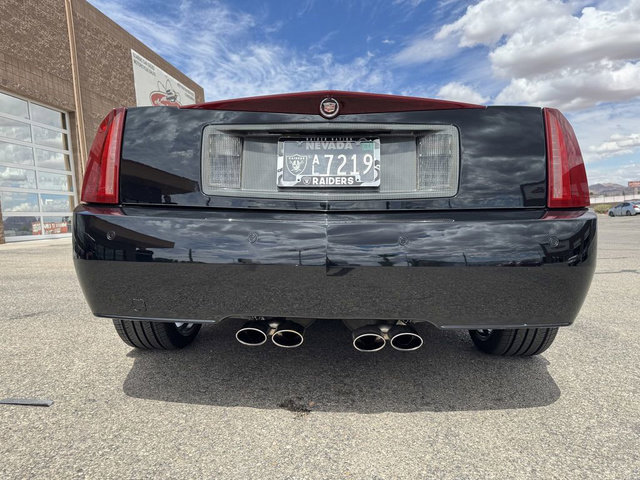 Used 2006 Cadillac XLR RWD image 11
