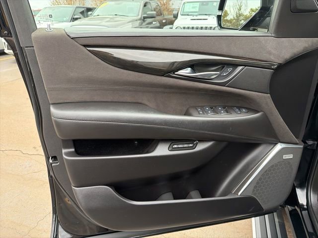 Used 2016 Cadillac Escalade Platinum image 10