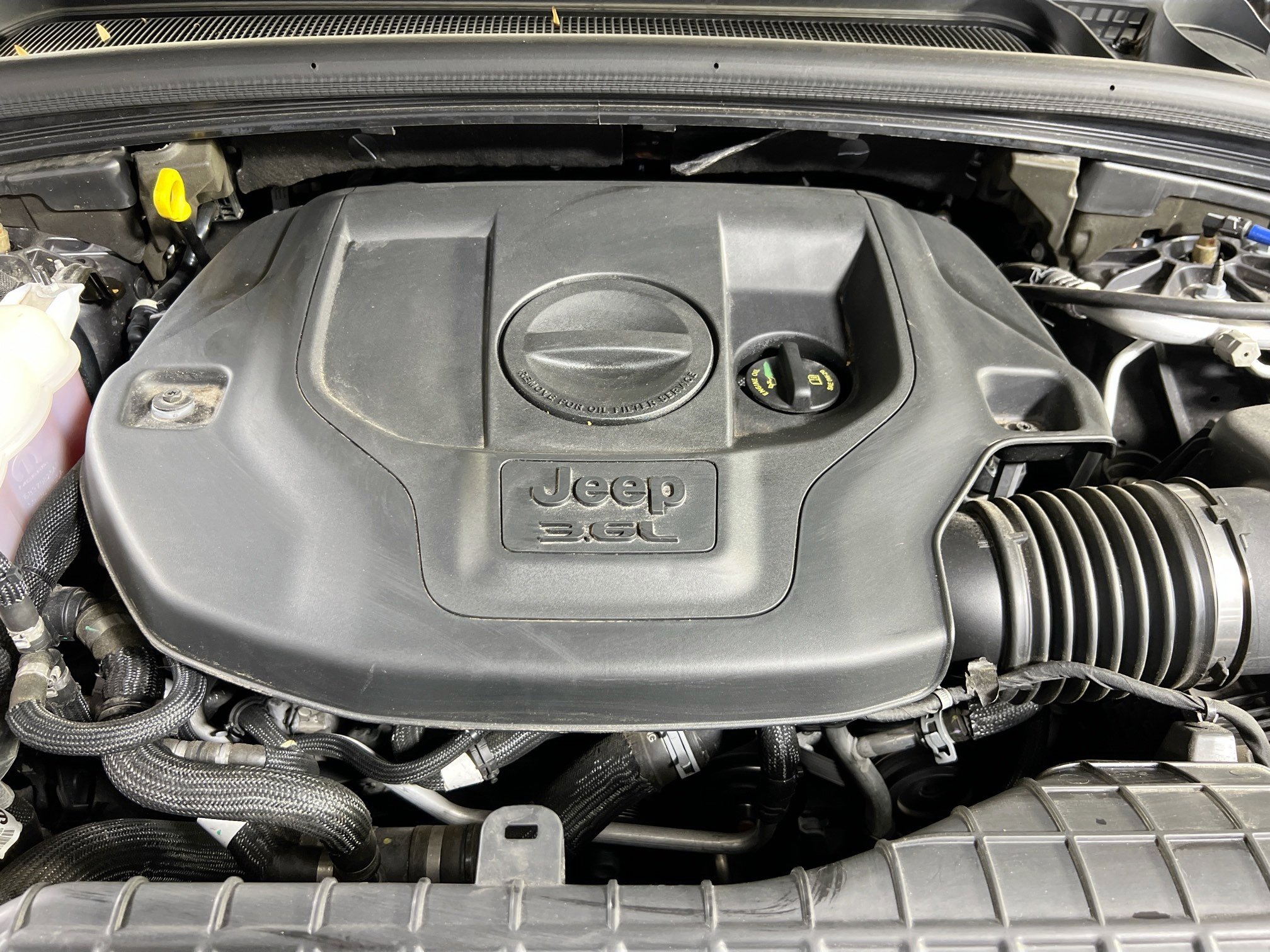 Used 2022 Jeep Grand Cherokee Overland AWD/4WD image 30