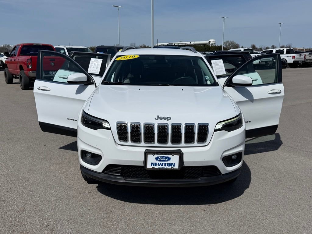 Used 2019 Jeep Cherokee Latitude Plus image 22