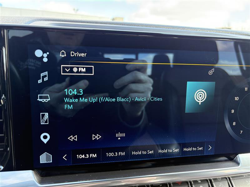 Used 2023 Chevrolet Silverado 1500 High Country w/ Technology Package image 15