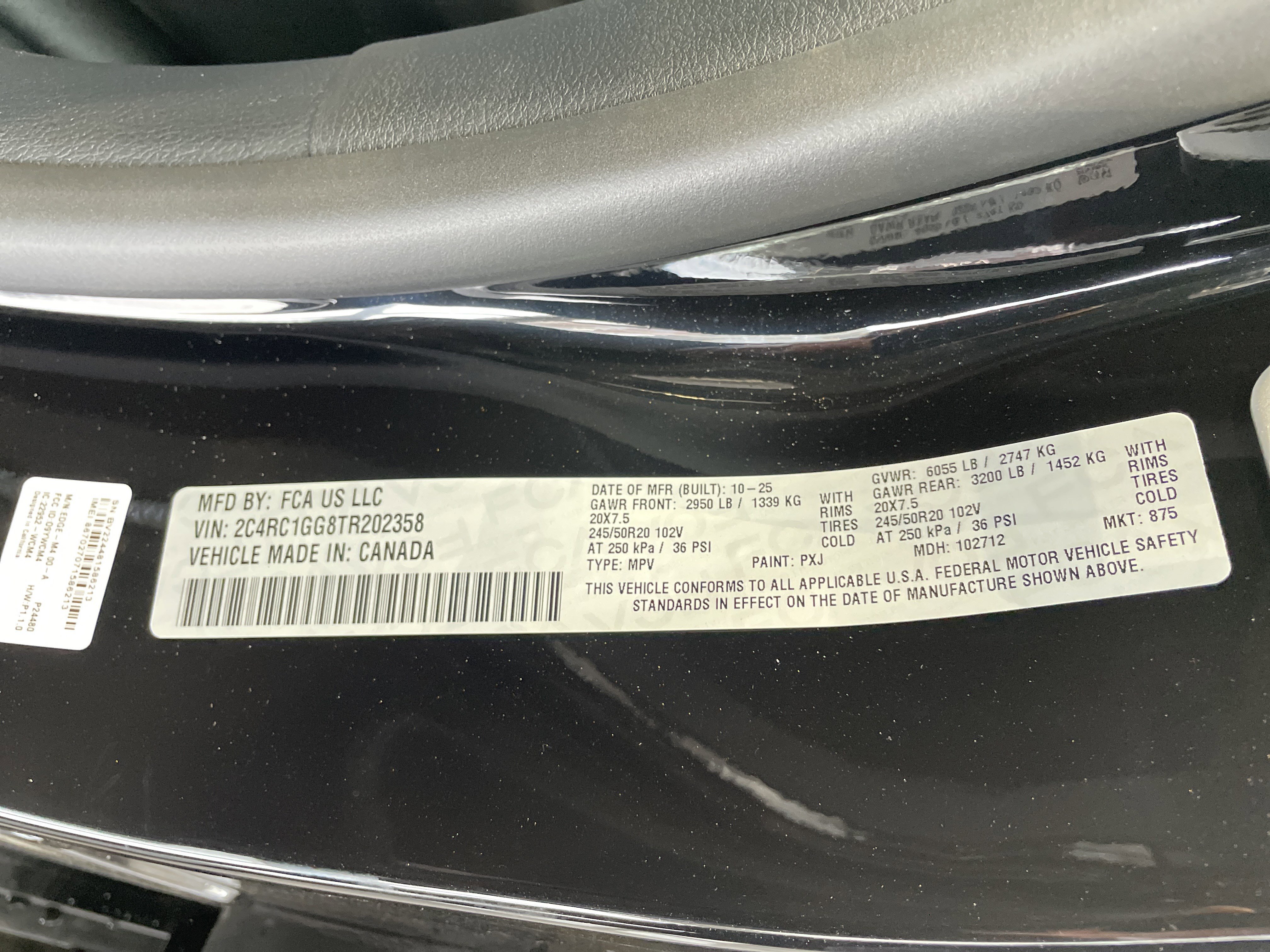 New 2026 Chrysler Pacifica Limited w/ Uconnect Theater Family Group FWD image 43