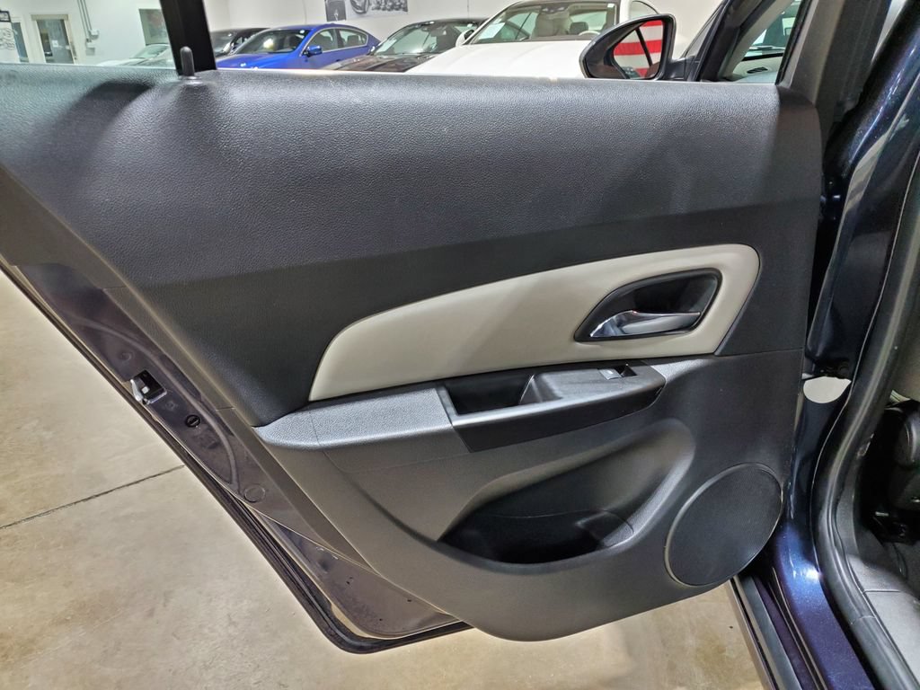 Used 2014 Chevrolet Cruze LT FWD image 24