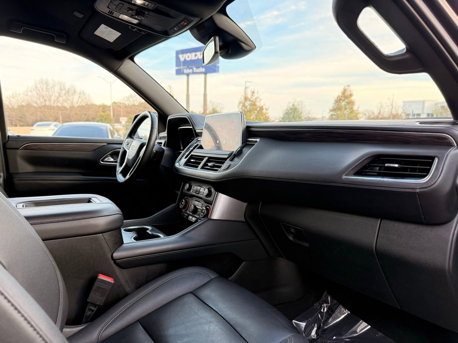 Used 2023 Chevrolet Tahoe LT w/ Luxury Package image 27