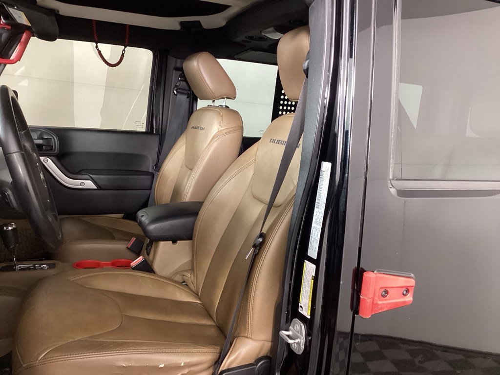 Used 2015 Jeep Wrangler Unlimited Rubicon w/ Dual Top Group AWD/4WD image 14