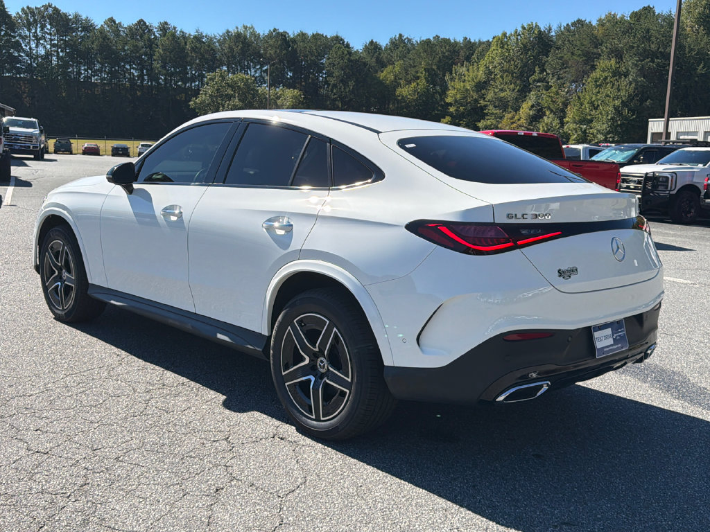 Used 2024 Mercedes-Benz GLC 300 4MATIC image 5
