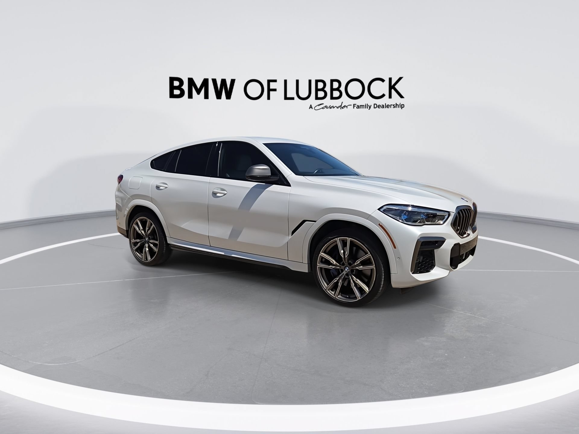 Used 2022 BMW X6 M50i w/ Executive Package AWD/4WD image 2