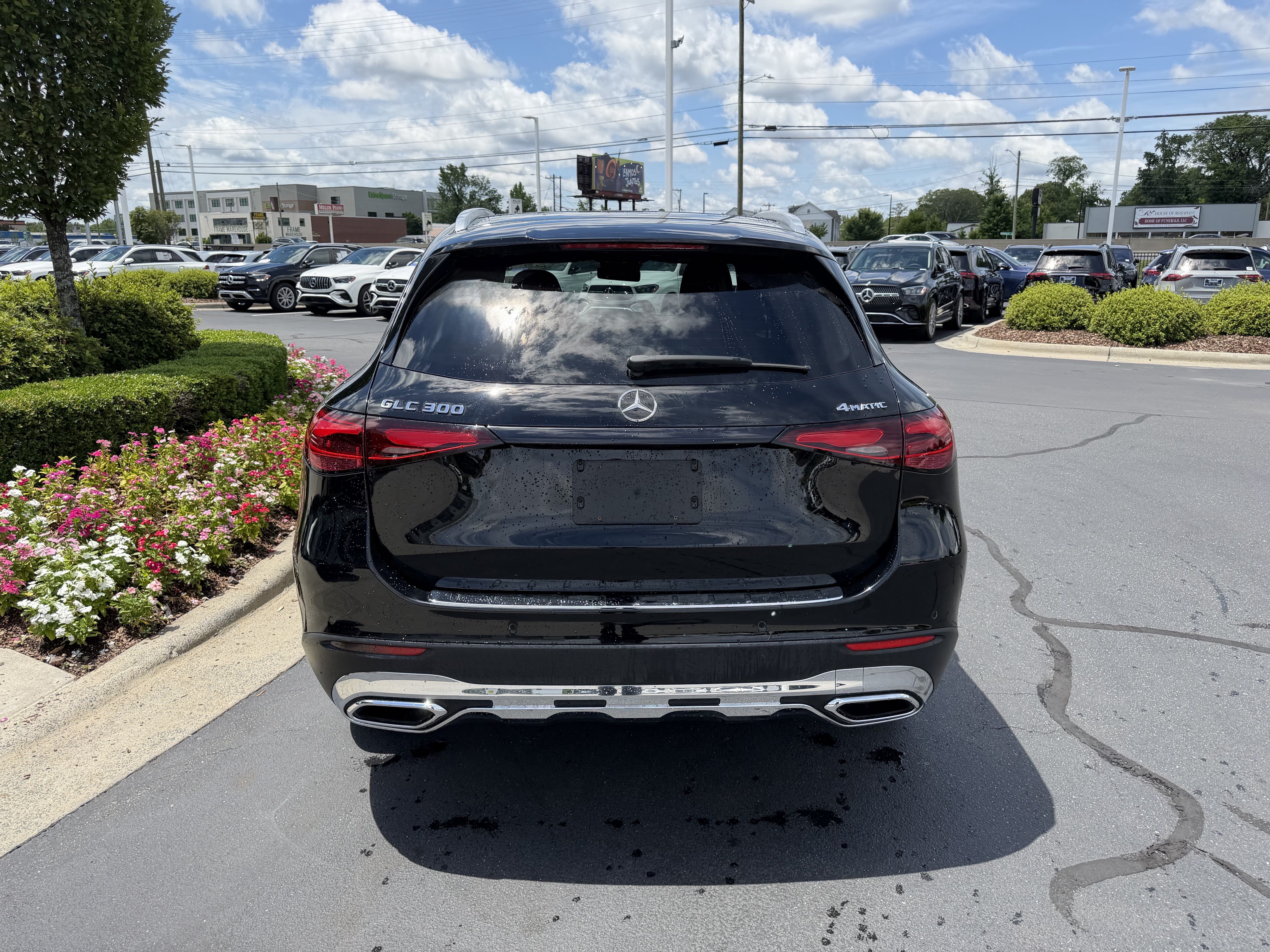 Certified 2023 Mercedes-Benz GLC 300 4MATIC w/ Exclusive Trim Package image 13