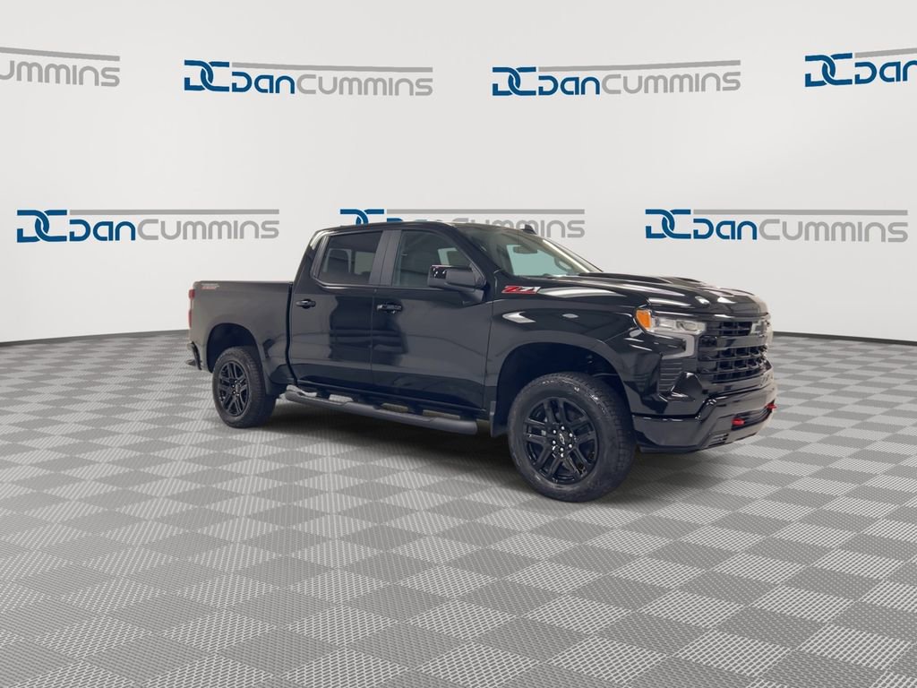Used 2026 Chevrolet Silverado 1500 LT Trail Boss w/ Convenience Package II AWD/4WD image 2