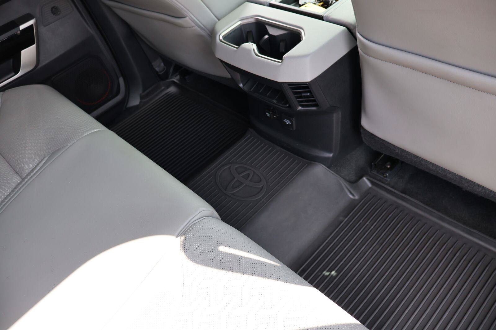 Used 2023 Toyota Tundra Limited AWD/4WD image 15