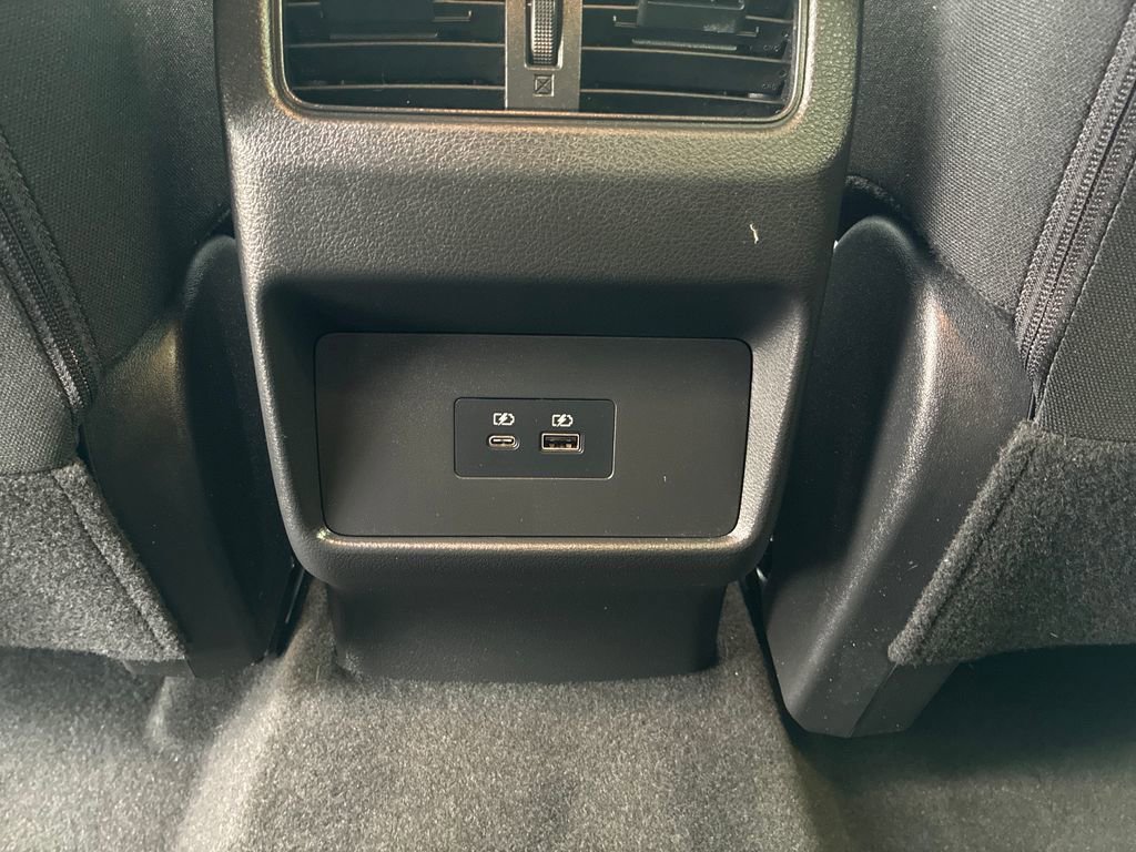 Used 2023 Nissan Rogue SV AWD/4WD image 16