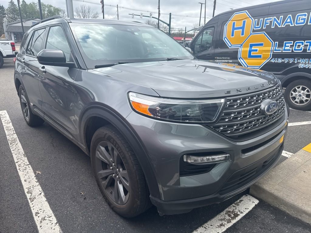Used 2023 Ford Explorer XLT w/ Equipment Group 202A image 4