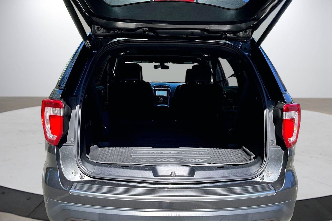 Used 2018 Ford Explorer Platinum AWD/4WD image 27