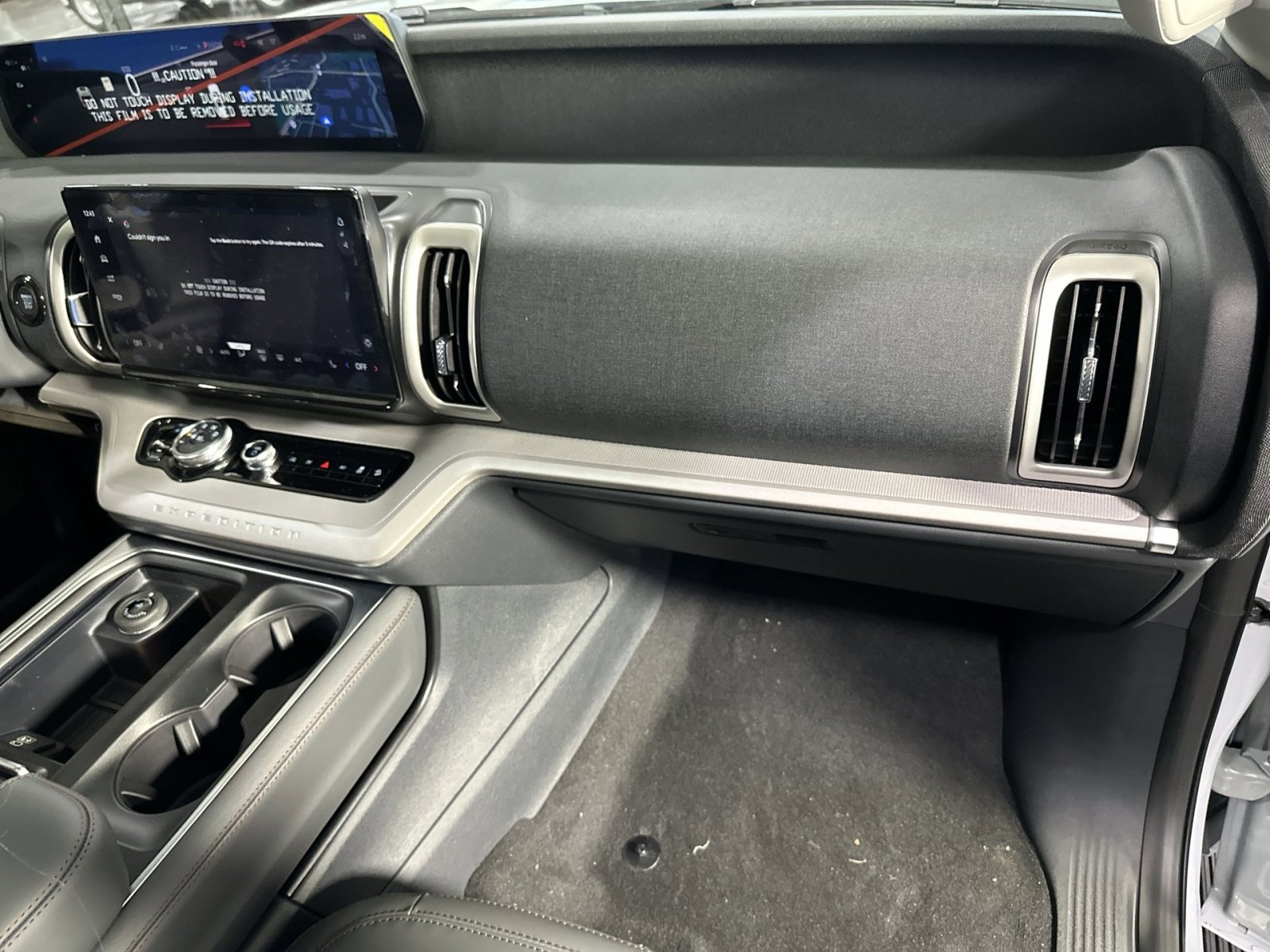 New 2025 Ford Expedition Active image 41