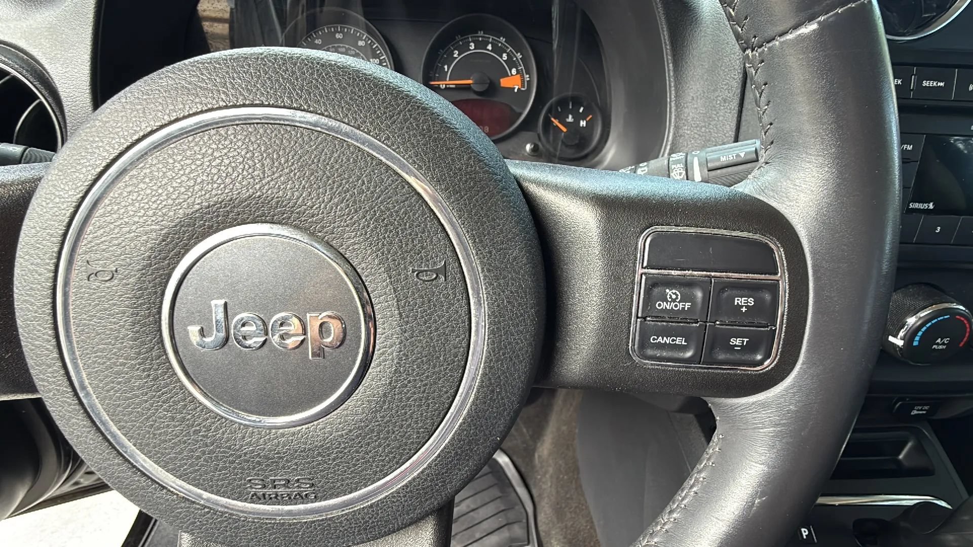 Used 2015 Jeep Patriot High Altitude AWD/4WD image 32