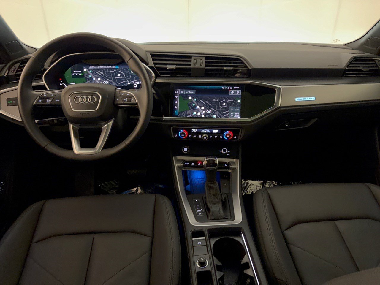 Certified 2025 Audi Q3 2.0T Premium Plus w/ Premium Plus Package AWD/4WD image 17
