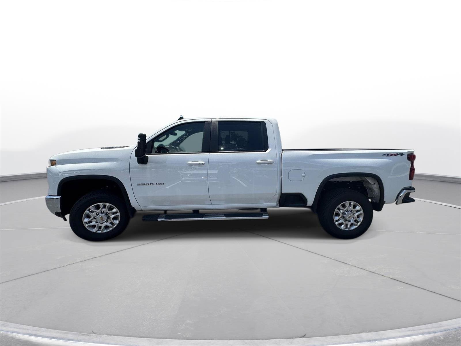 Used 2025 Chevrolet Silverado 3500 LT w/ Safety Package AWD/4WD image 9