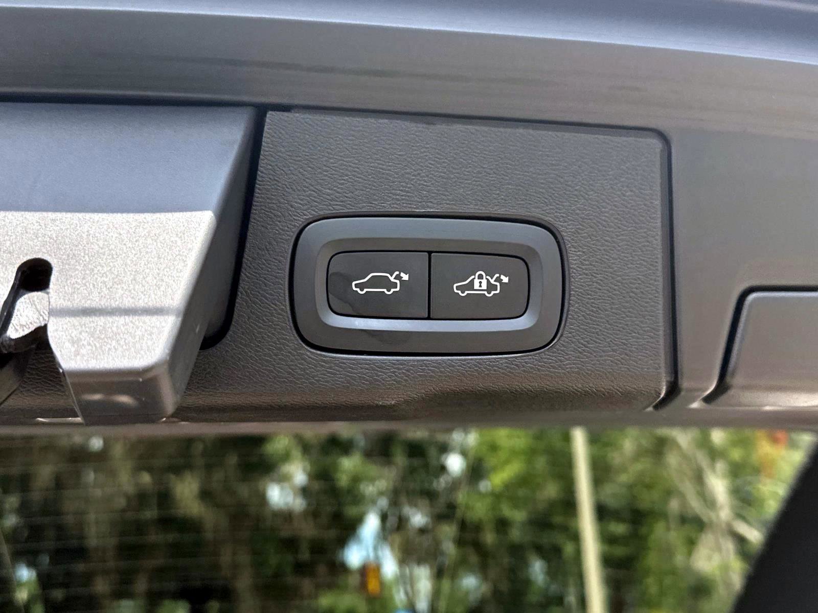 Certified 2024 Volvo XC60 B5 Plus image 12