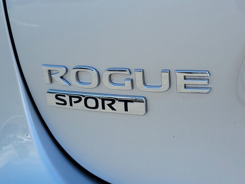 Used 2020 Nissan Rogue Sport SV FWD image 29