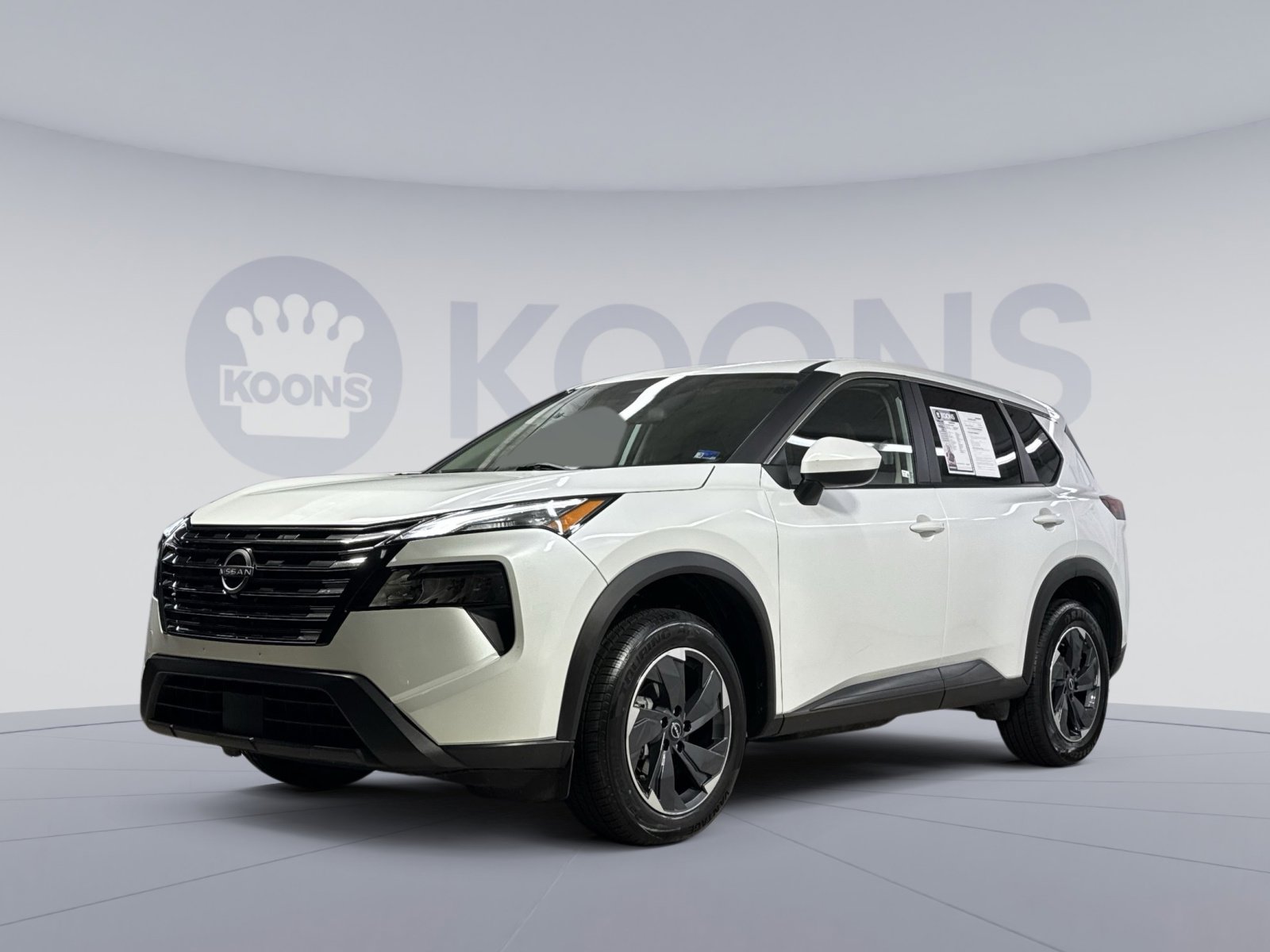 Used 2024 Nissan Rogue SV image 1