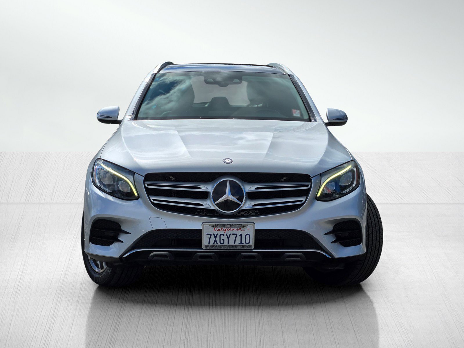 Used 2017 Mercedes-Benz GLC 300 4MATIC image 2