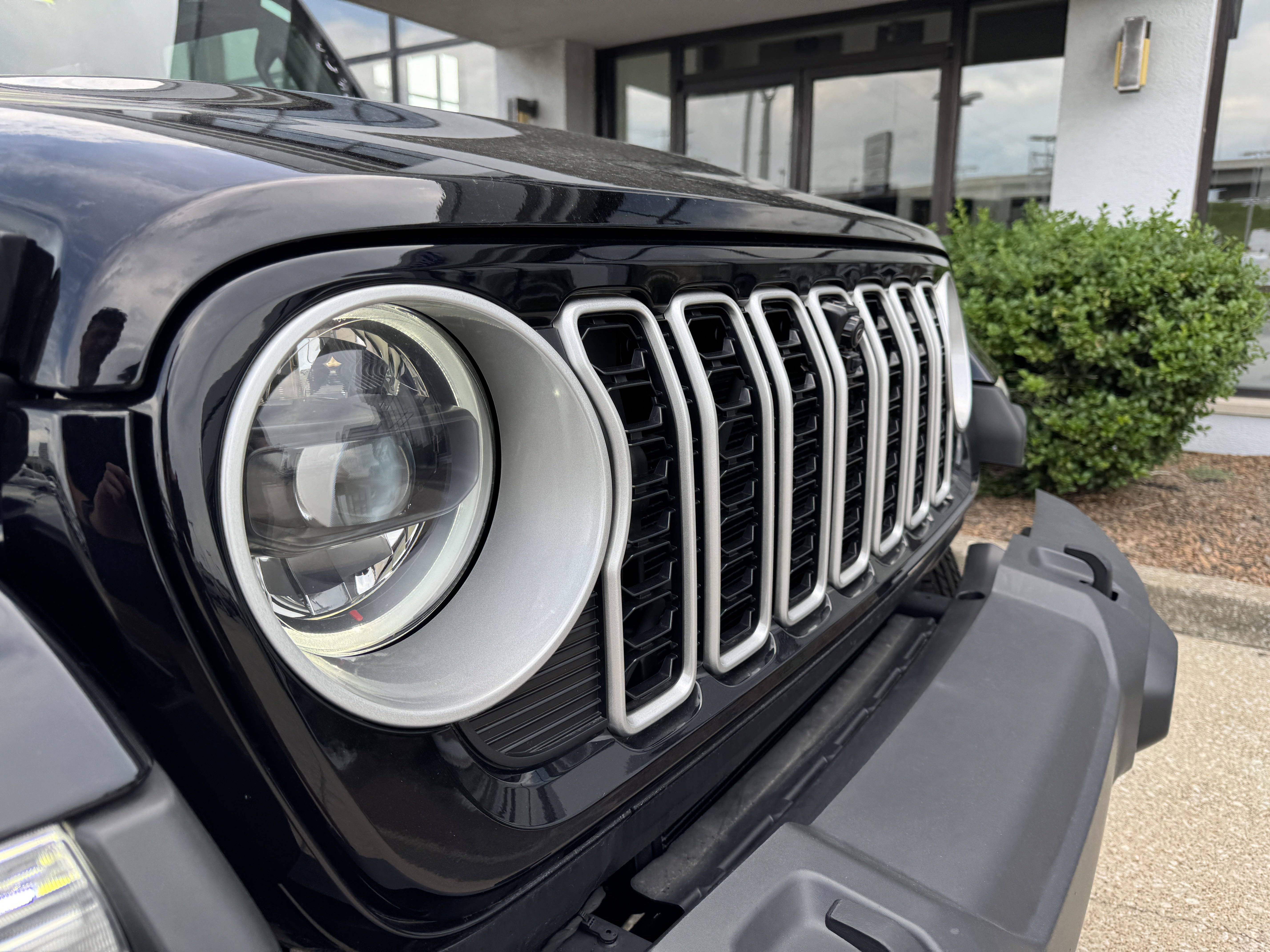 New 2024 Jeep Wrangler Sahara w/ Technology Group image 23