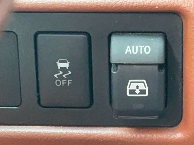 Used 2016 Toyota Sequoia Platinum RWD image 31