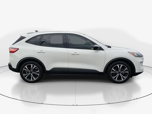 Used 2021 Ford Escape SE w/ SE Sport Appearance Package image 2