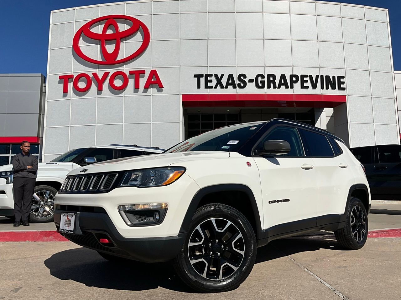 Used 2019 Jeep Compass Trailhawk image 2