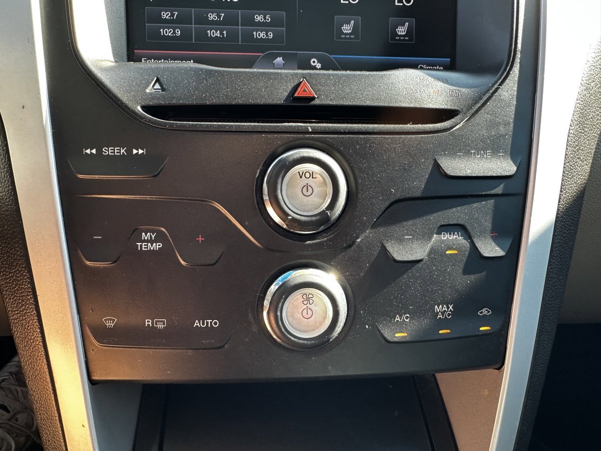 Used 2013 Ford Explorer XLT image 27