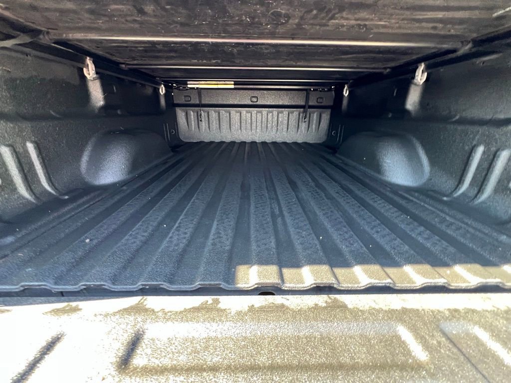 Used 2018 Chevrolet Silverado 1500 LT w/ LT Convenience Package image 19