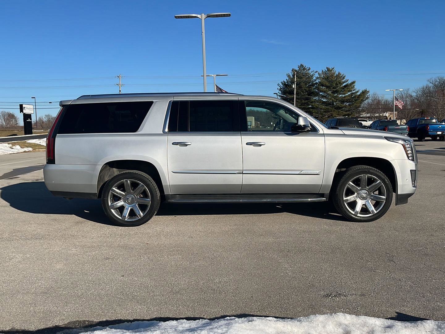 Used 2020 Cadillac Escalade ESV Luxury image 8