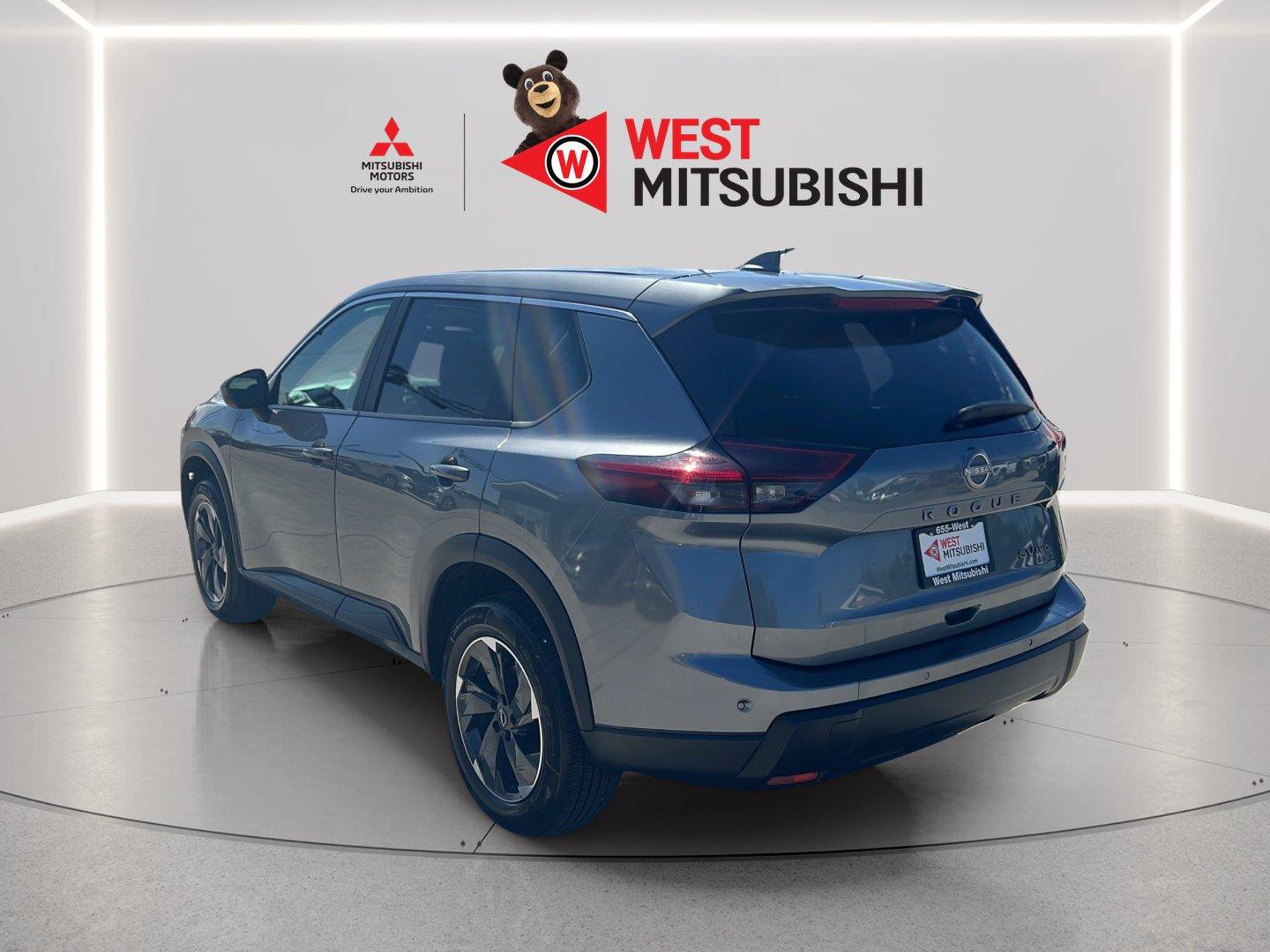 Used 2024 Nissan Rogue SV AWD/4WD image 4