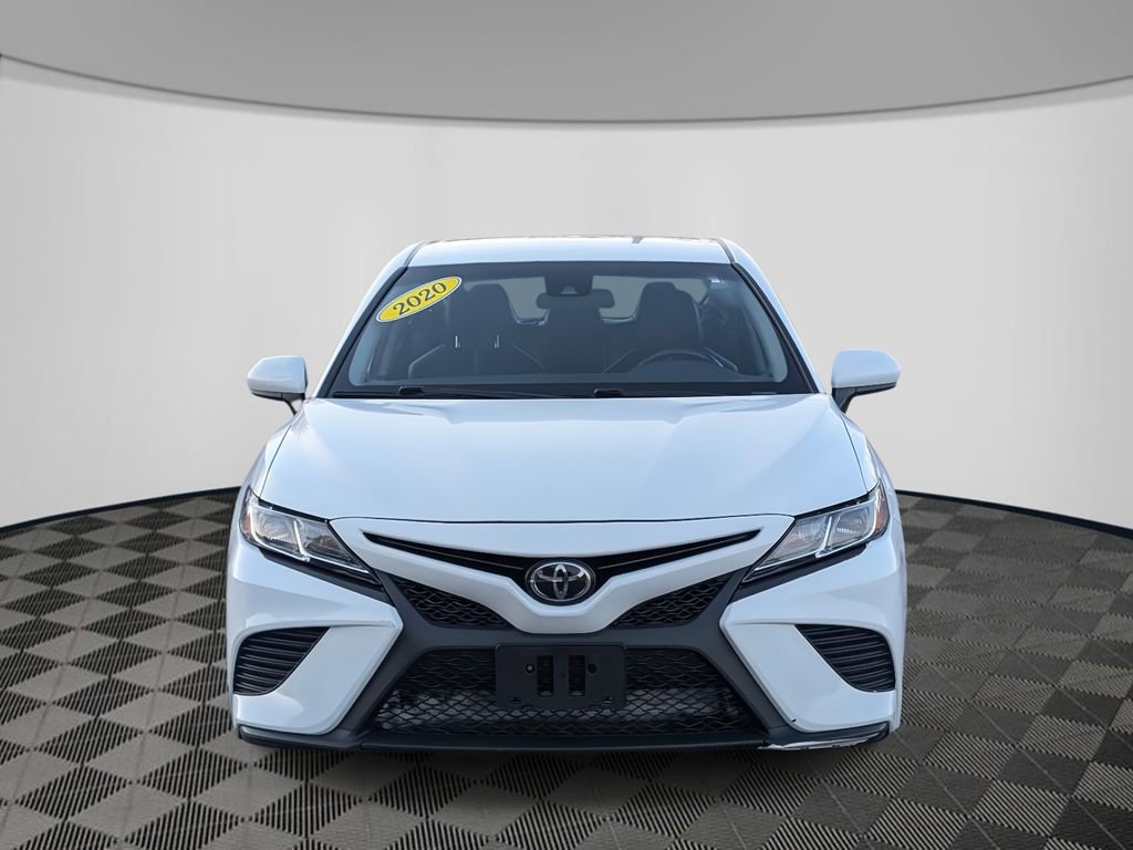 Used 2020 Toyota Camry SE image 3