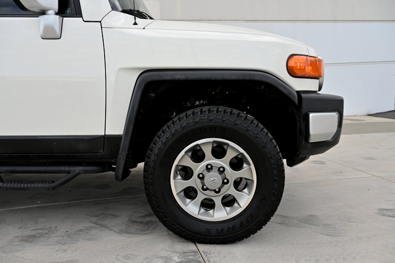 Used 2013 Toyota FJ Cruiser 4WD image 31