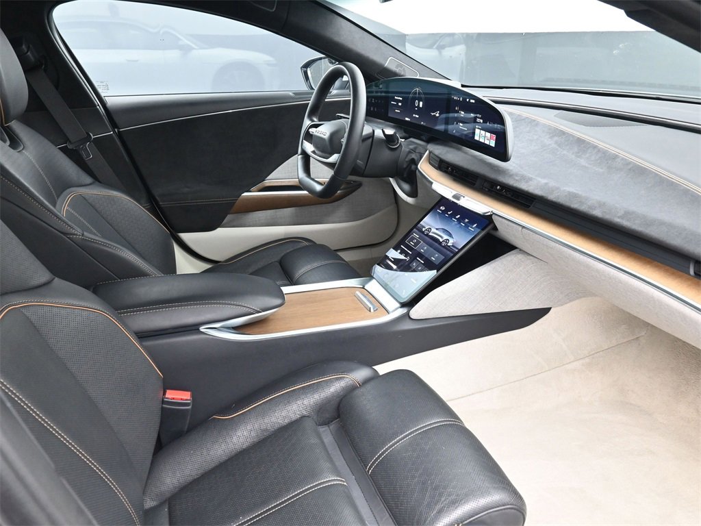 Used 2022 Lucid Air Grand Touring image 2
