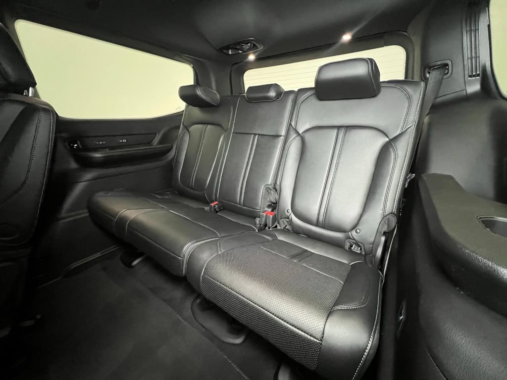 New 2026 Jeep Grand Wagoneer Limited AWD/4WD image 6