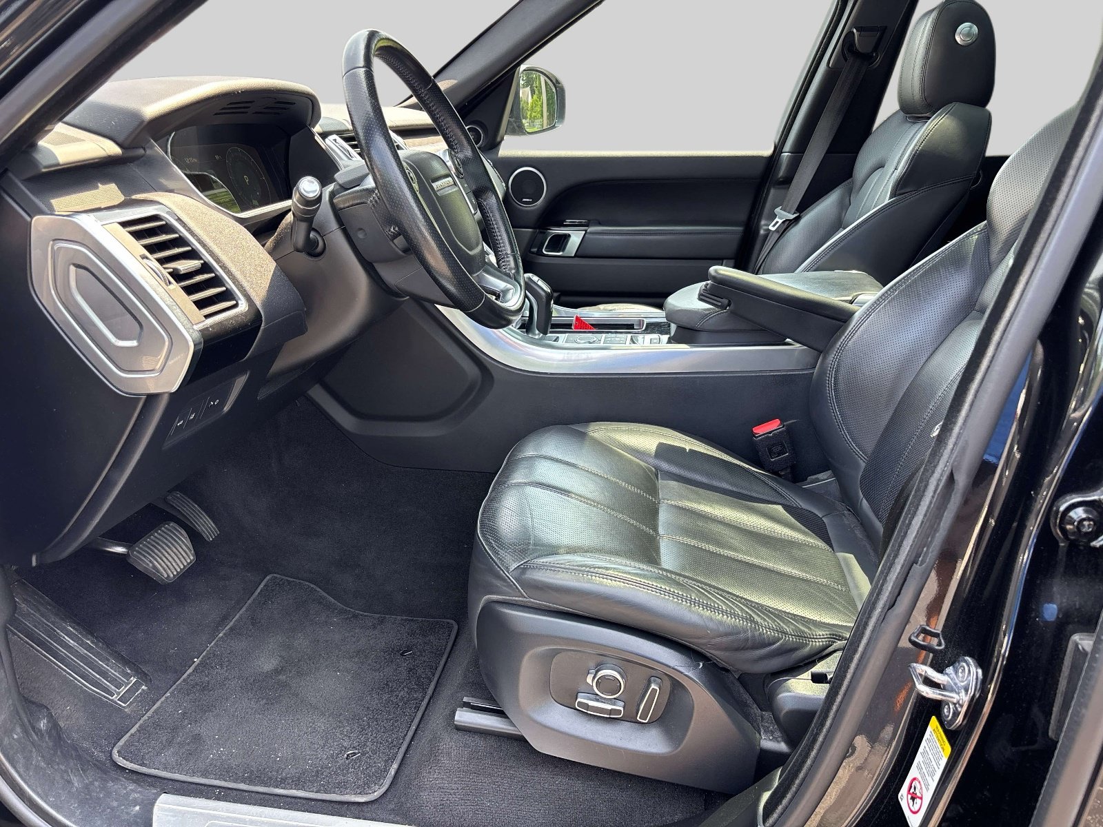 Used 2017 Land Rover Range Rover Sport HSE AWD/4WD image 10