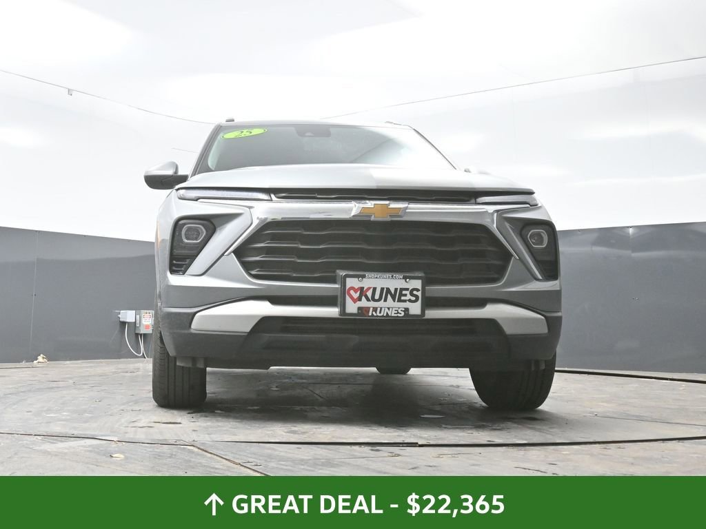 Used 2025 Chevrolet TrailBlazer LT w/ Driver Confidence Package image 28