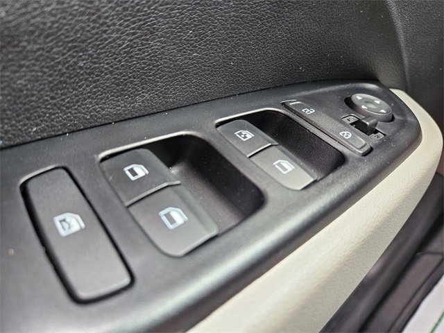 Used 2024 Hyundai Venue SEL image 31