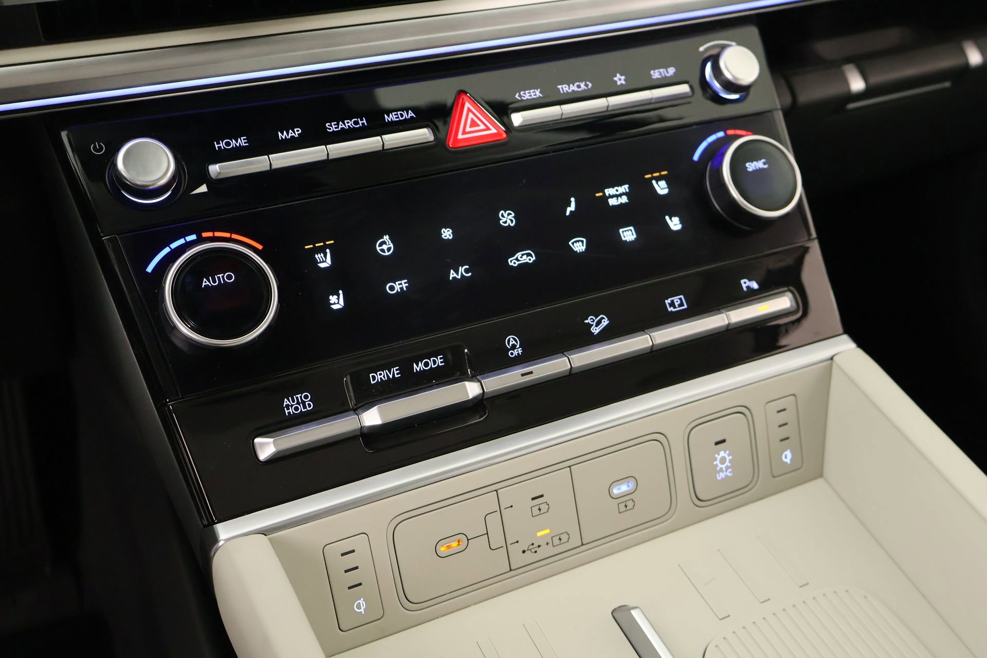 Used 2025 Hyundai Santa Fe Calligraphy image 8