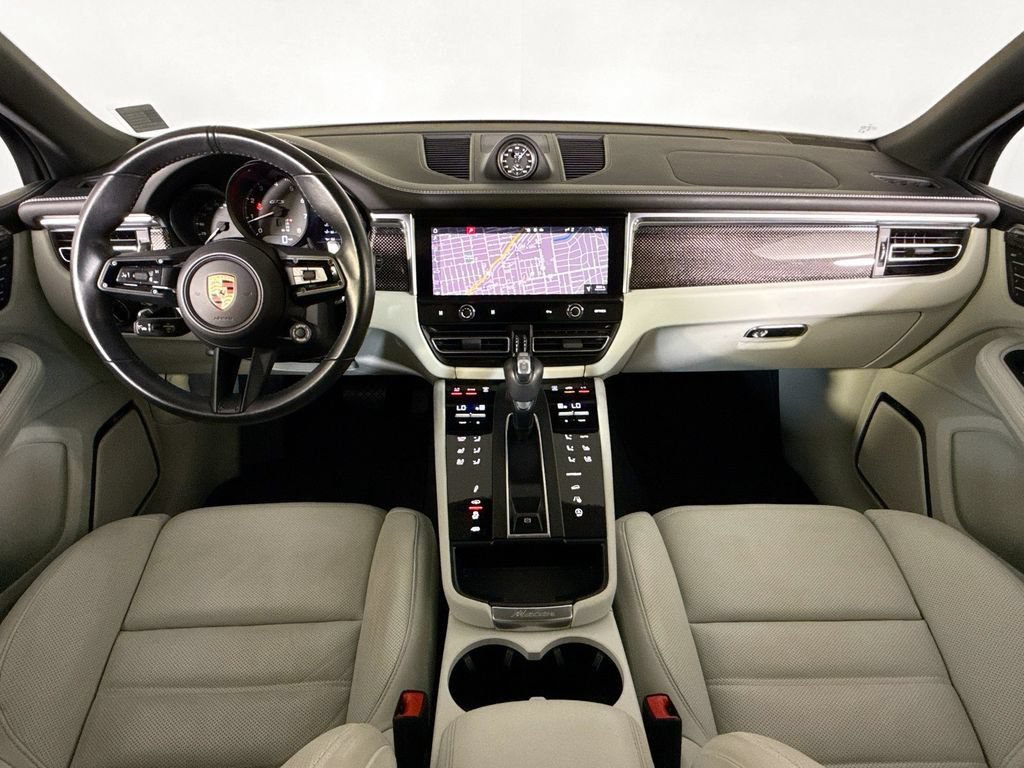 Certified 2024 Porsche Macan GTS AWD/4WD image 11