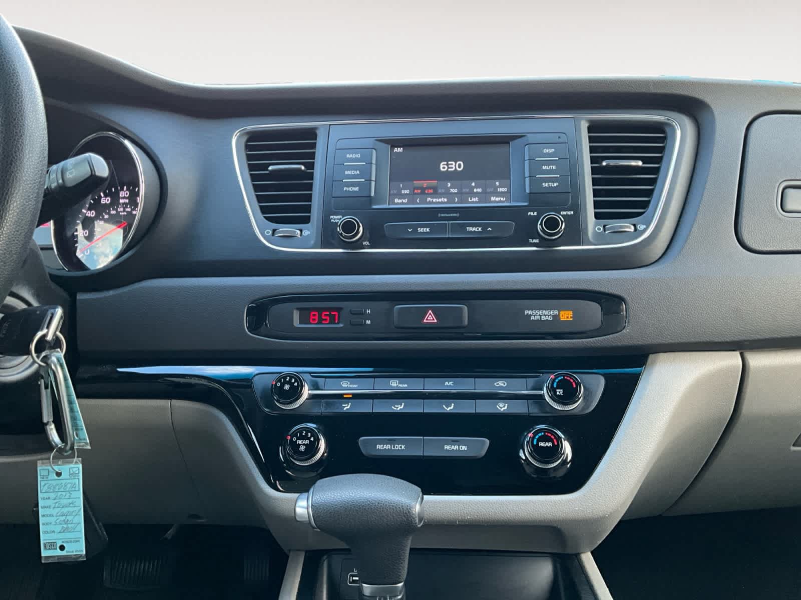 Used 2017 Kia Sedona L FWD image 11