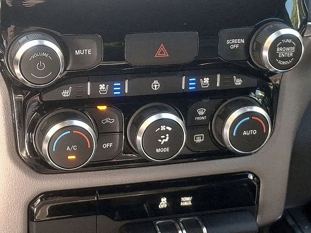 Used 2024 RAM 1500 Laramie AWD/4WD image 15