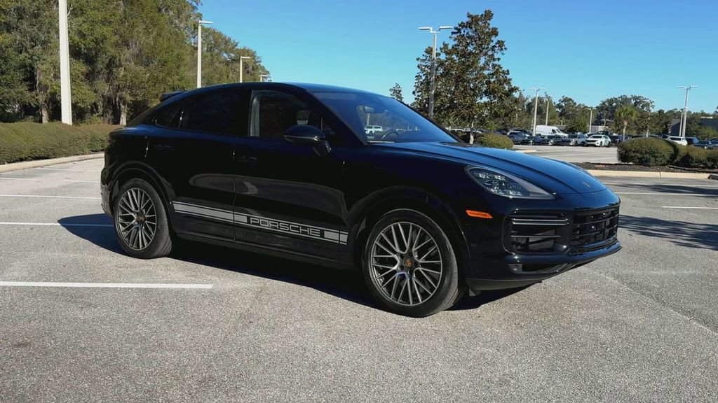Used 2021 Porsche Cayenne Turbo image 2