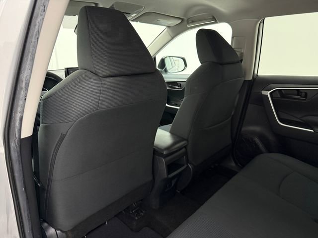 Used 2020 Toyota RAV4 LE FWD image 29