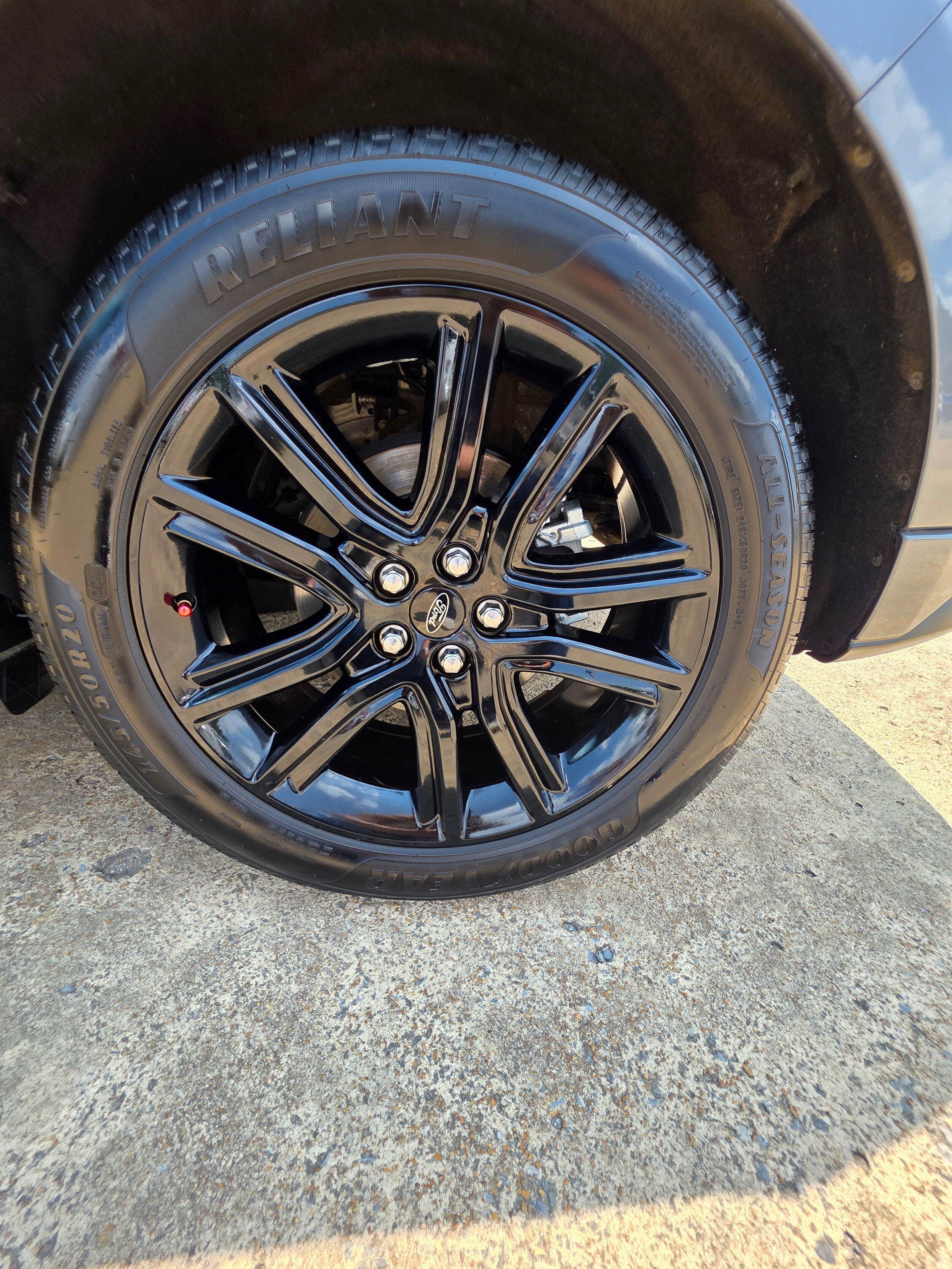 Used 2021 Ford Edge ST-Line FWD image 21