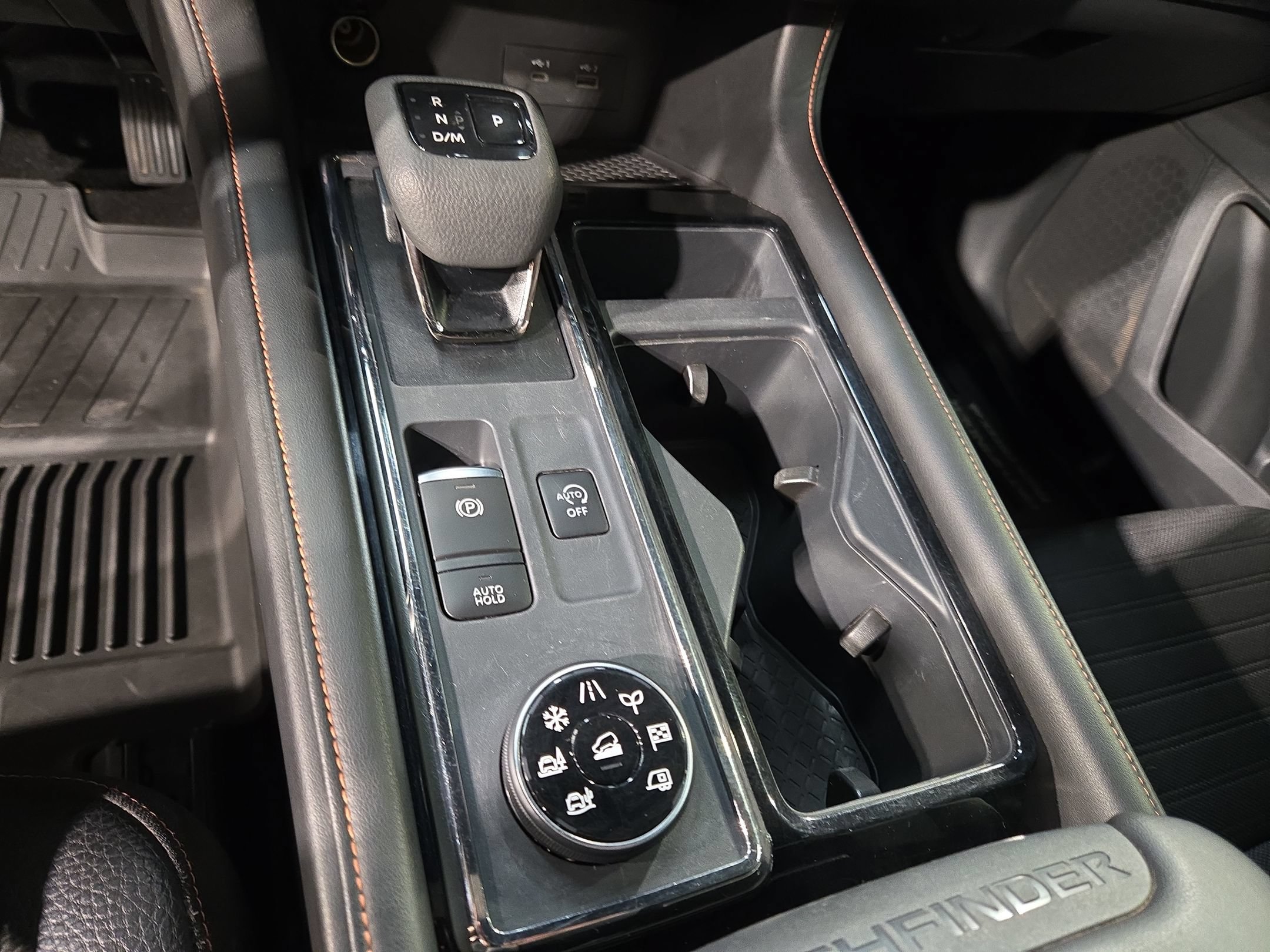 Used 2025 Nissan Pathfinder Rock Creek AWD/4WD image 32